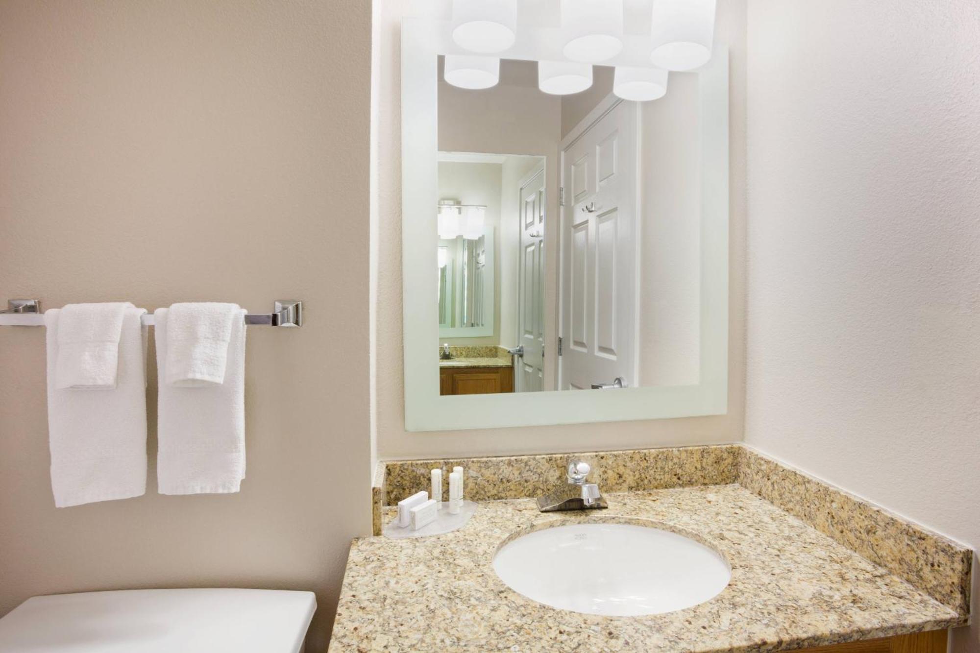 Towneplace Suites Minneapolis אדן פרייר מראה חיצוני תמונה